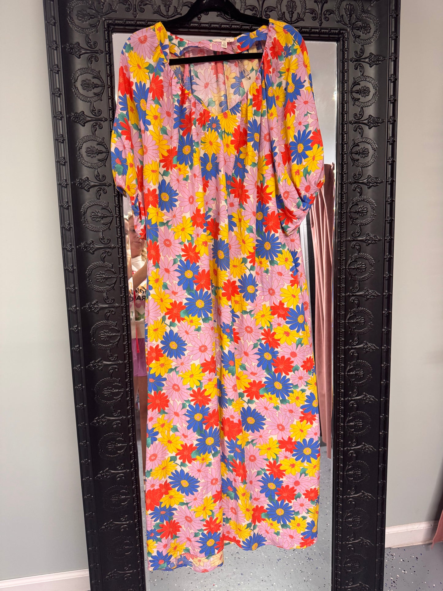 Floral curvy dress